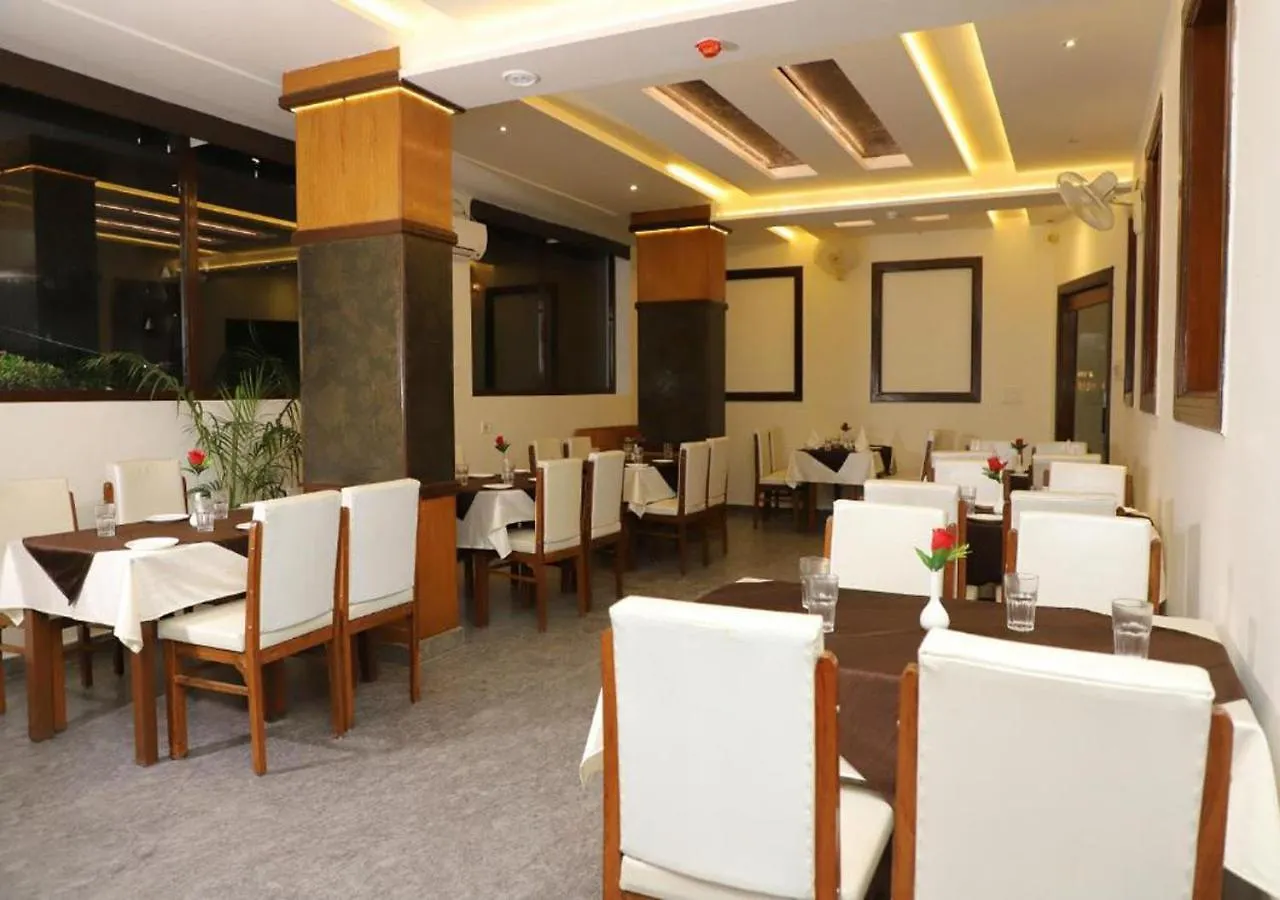 Hotel The Golden Mahal Agra  Hindistan