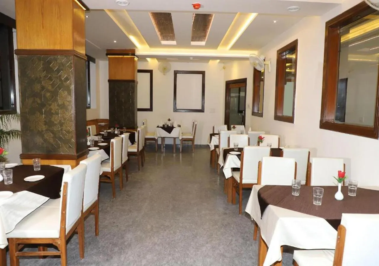 Hotel The Golden Mahal Agra  Hindistan